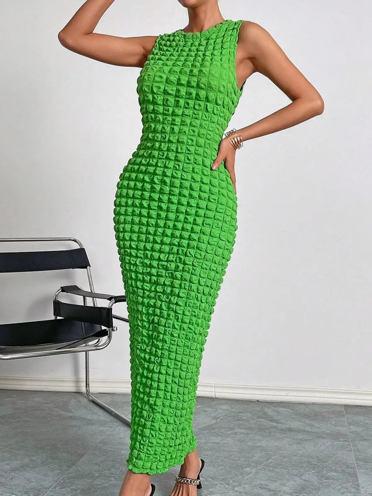 Chic Sleeveless Popcorn Maxi Dress - Your Go-To for Elegant Evenings!